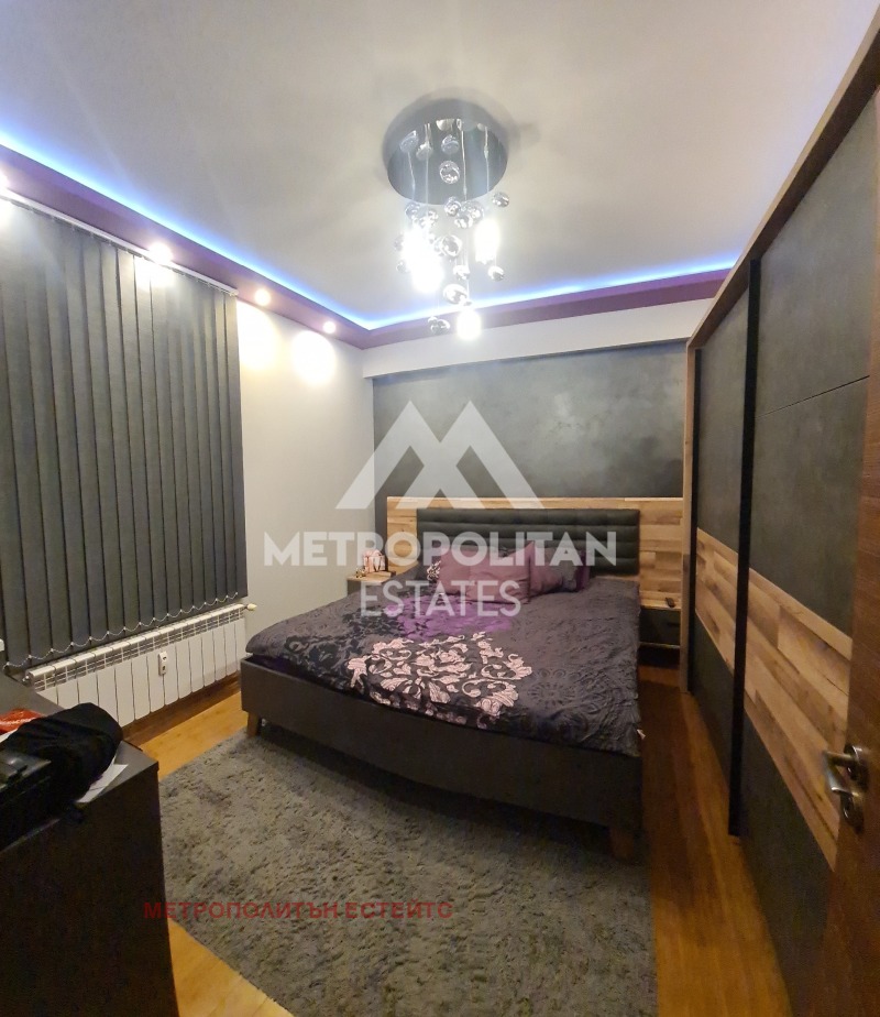En venta  2 dormitorios Sofia , Svoboda , 60 metros cuadrados | 26229359