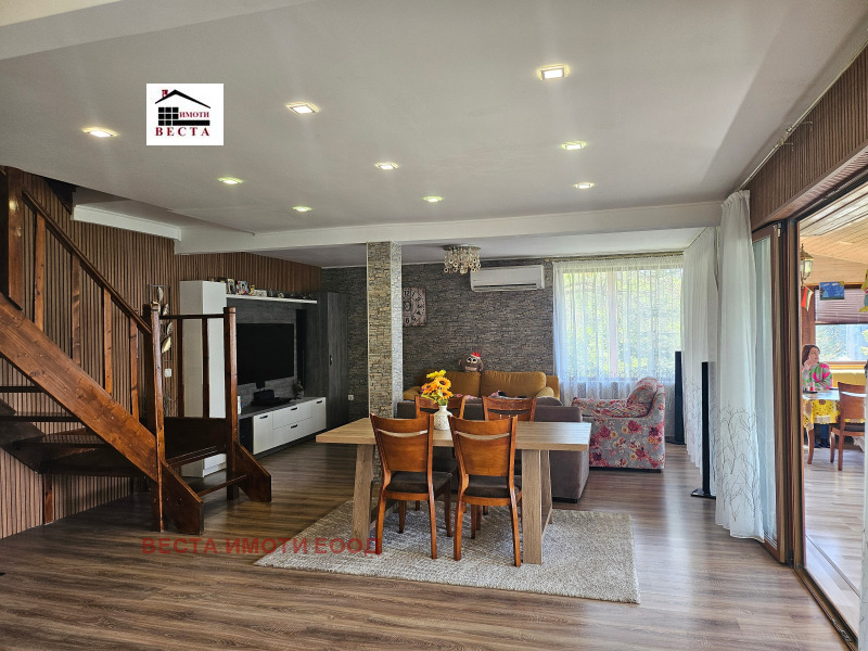 Продава КЪЩА, гр. Варна, Галата, снимка 2 - Къщи - 52718062