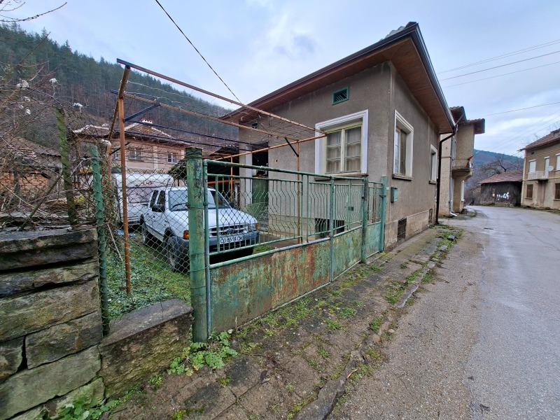 Продава КЪЩА, с. Лопян, област София област, снимка 4 - Къщи - 53452539