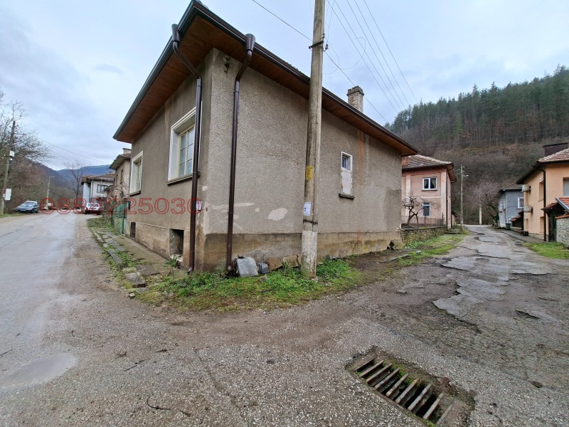 Продава КЪЩА, с. Лопян, област София област, снимка 2 - Къщи - 53452539