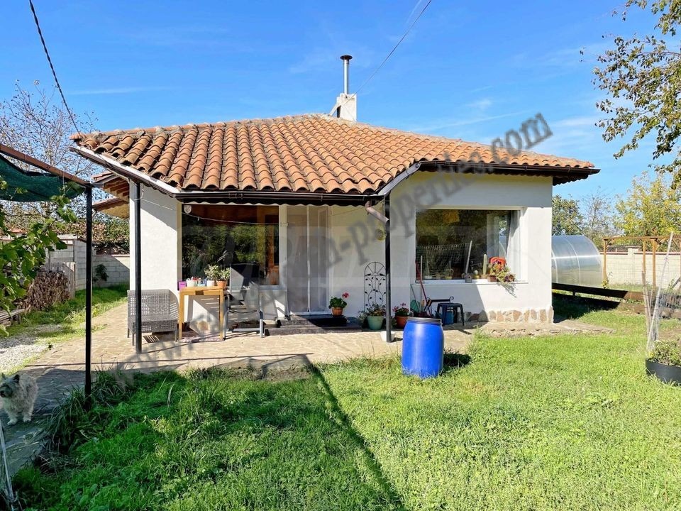 Продава КЪЩА, с. Царичино, област Добрич, снимка 2 - Къщи - 54034817