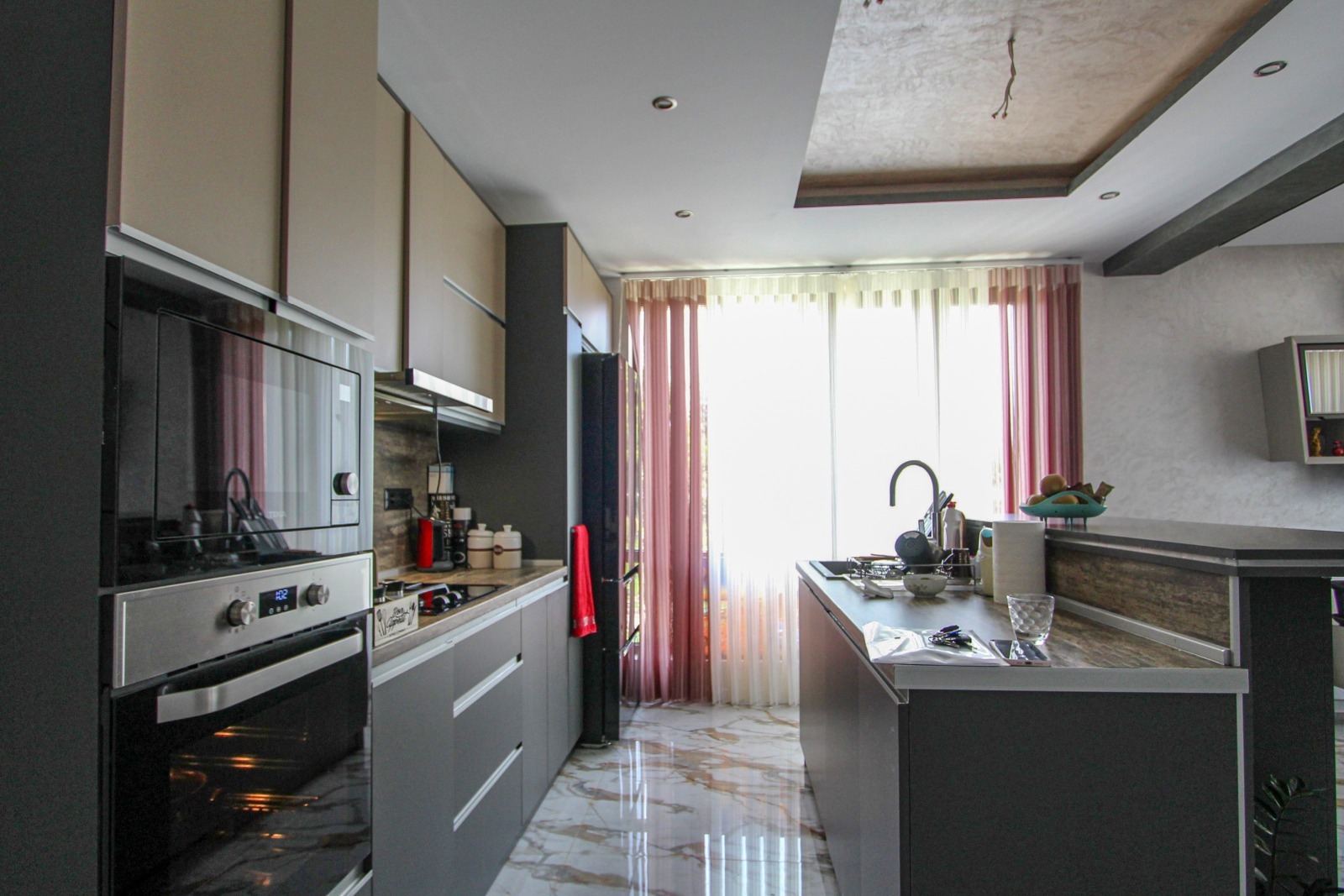 Продава КЪЩА, гр. София, с. Долни Богров, снимка 2 - Къщи - 54174120