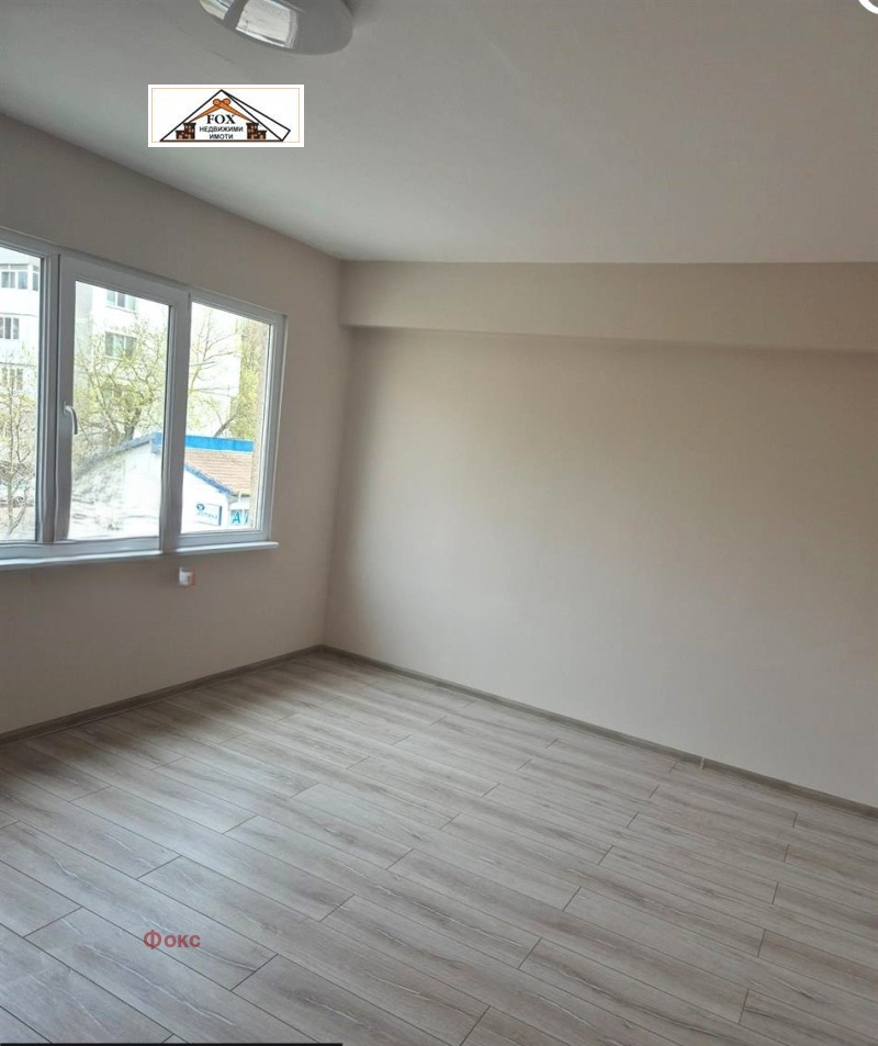 Продава 1-СТАЕН в град Русе, Дружба 1 - 42 кв.м / 49 900 € » 97 595.92 лв., Фокс