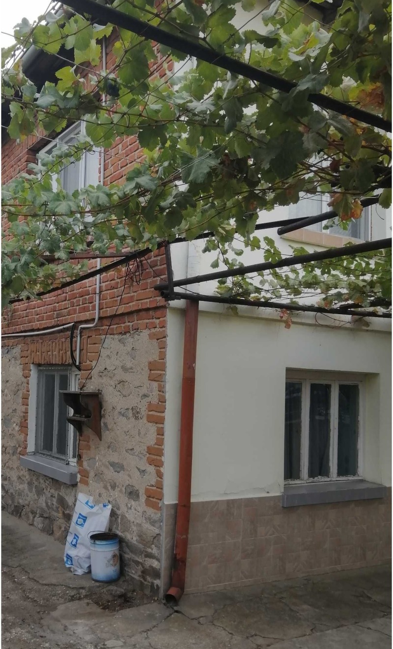 Продава КЪЩА в област Пловдив, с. Караджово - 130 кв.м / 99 990 € » 195 563.44 лв., ЛИДЕРА