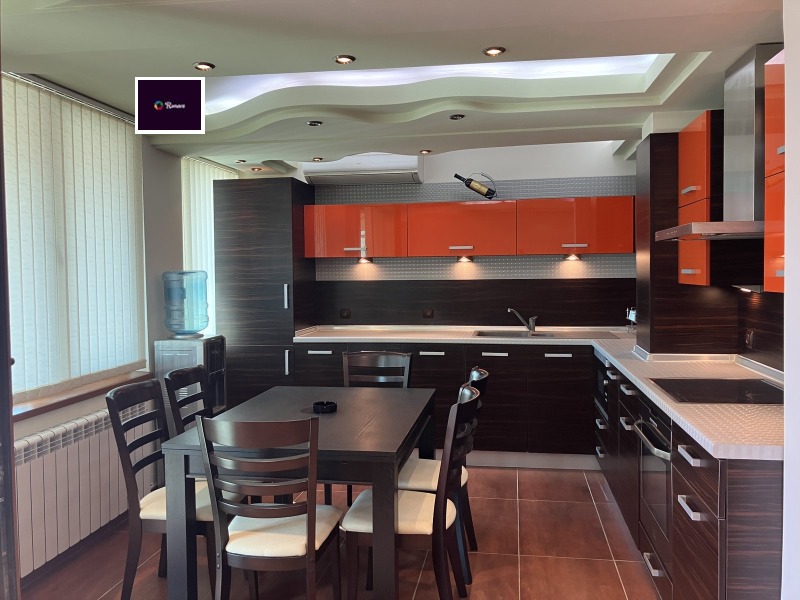 Продава 2-СТАЕН, гр. Варна, Базар Левски