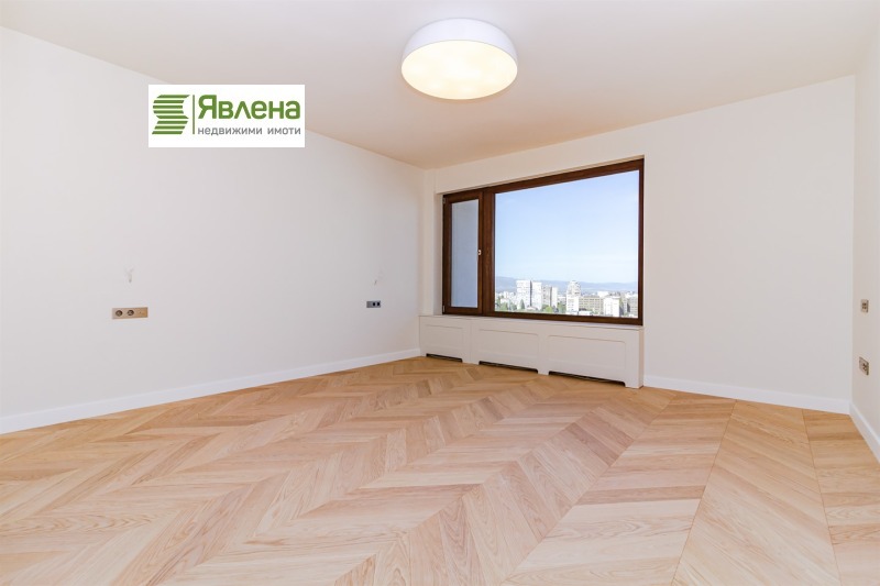 Na prodej  3+ ložnice Sofia , Izgrev , 180 m2 | 30293799 - obraz [9]
