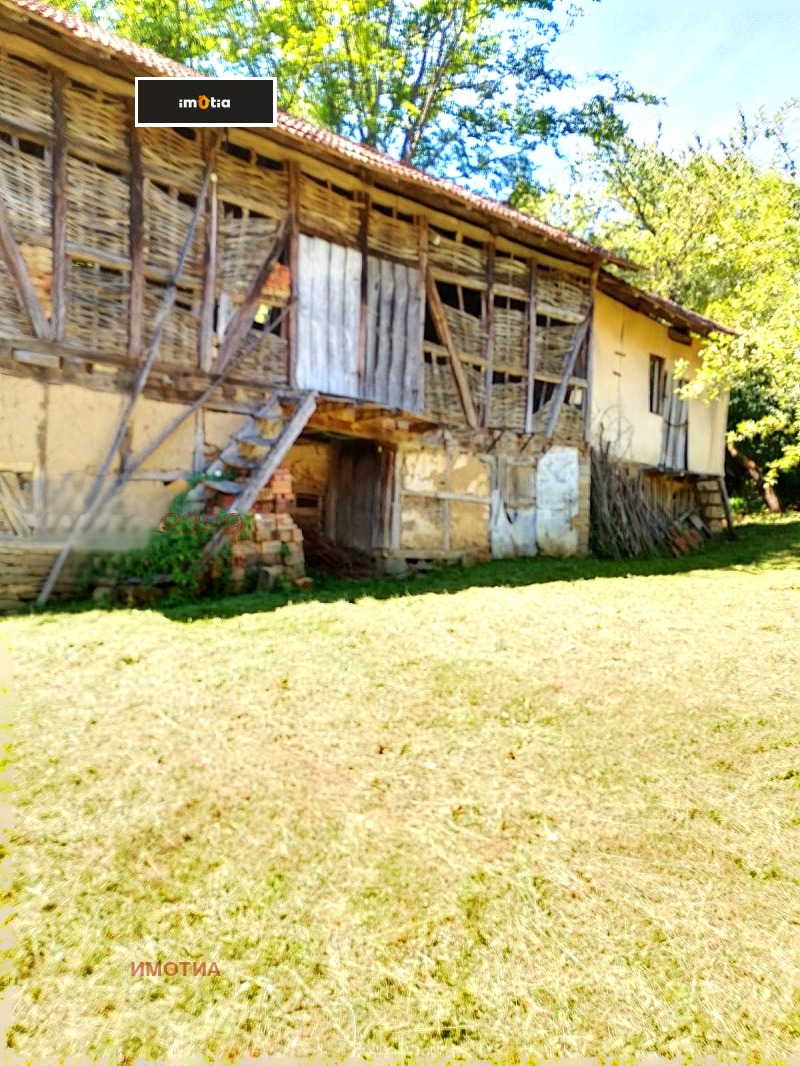 Продава КЪЩА, с. Голяма Желязна, област Ловеч, снимка 3 - Къщи - 52846630