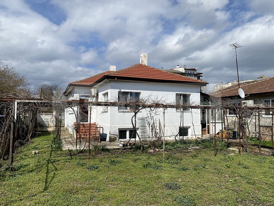 Продава КЪЩА, гр. Каварна, област Добрич