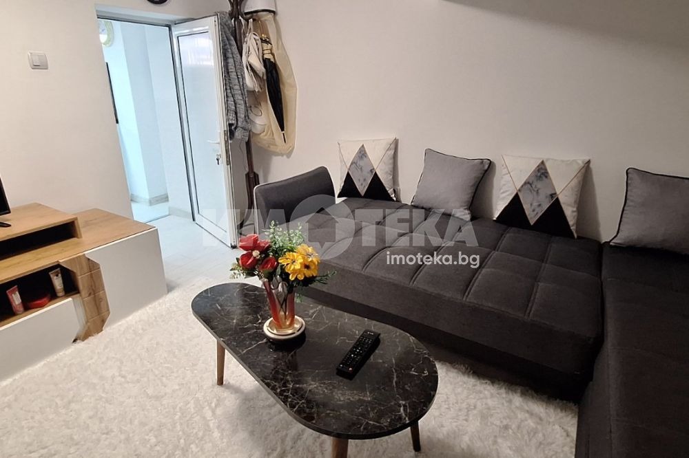 Продава КЪЩА, гр. Белослав, област Варна, снимка 3 - Къщи - 54126359