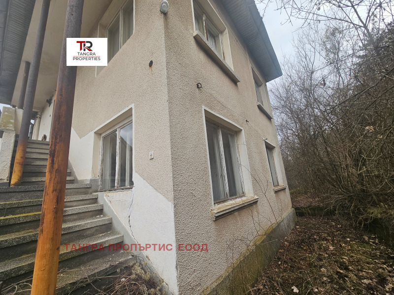 Продава КЪЩА, с. Извор, област Перник