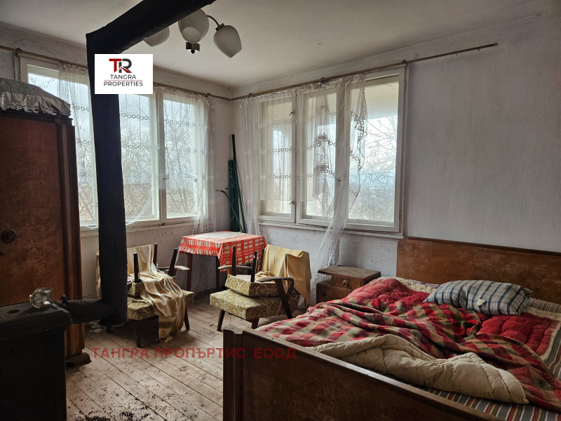 Продава КЪЩА, с. Извор, област Перник, снимка 3 - Къщи - 53407397