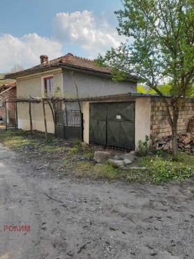 Продажба на имоти в с. Градница, област Габрово - изображение 1 