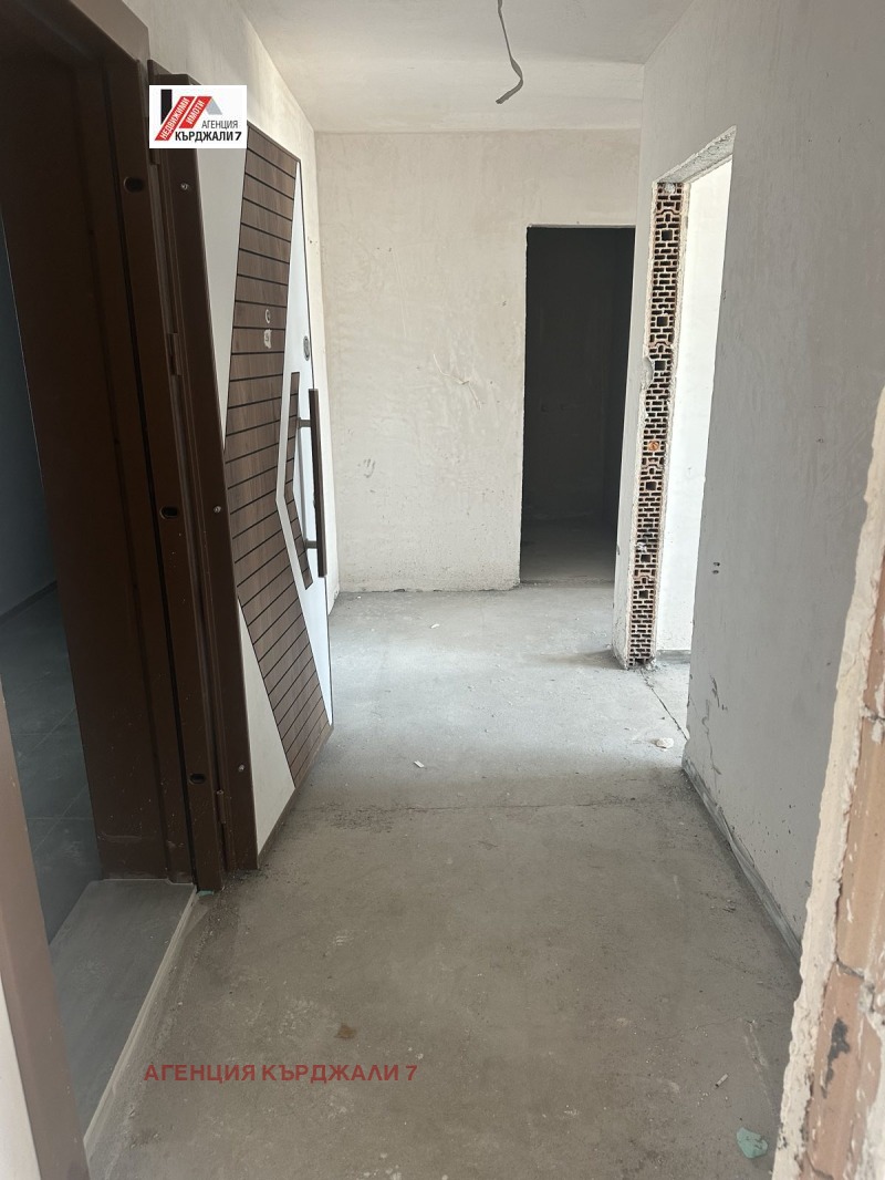 For Sale  2 bedroom Kardzhali , Vazrozhdentsi , 85 sq.m | 38775592 - image [2]