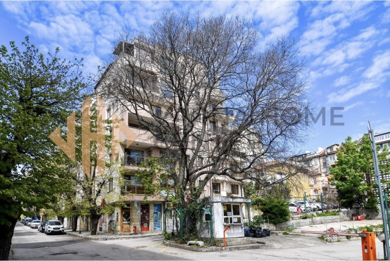 Продава ПАРКОМЯСТО в град Варна, Център - 13 кв.м / 39 900 € » 78 037.62 лв., ВАРНА ХОУМ ЦЕНТЪР