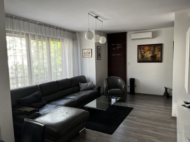 Продава  3-стаен град Русе , Ялта , 150 кв.м | 68607229 - изображение [2]