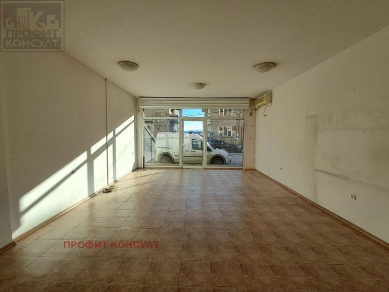 Продава МАГАЗИН, гр. Велико Търново, Акация, снимка 2 - Магазини - 52629042