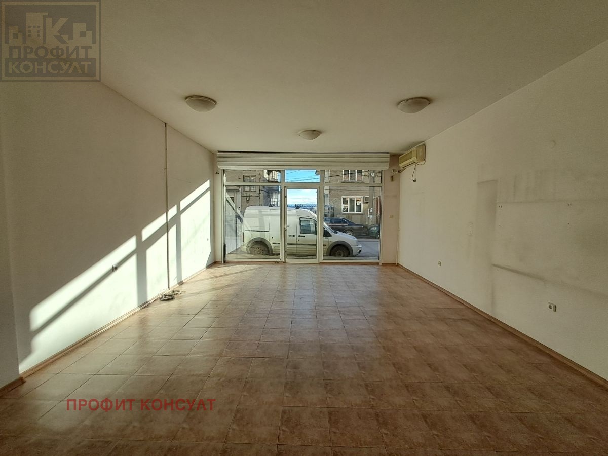 Продава МАГАЗИН, гр. Велико Търново, Акация, снимка 2 - Магазини - 52629042