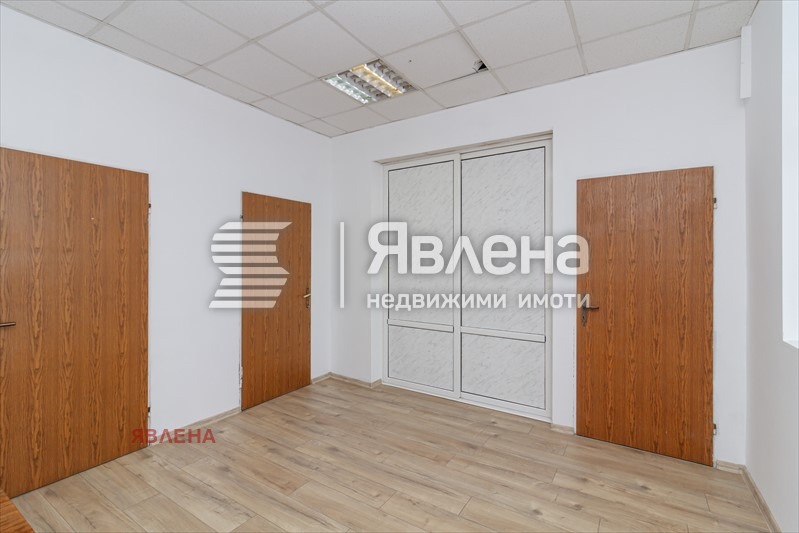 De vânzare  3 dormitoare Sofia , Țentâr , 140 mp | 33064669 - imagine [14]