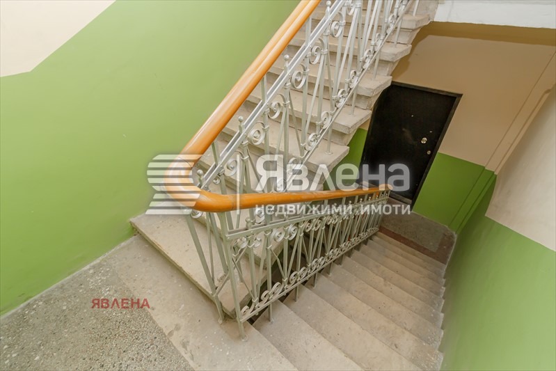 De vânzare  3 dormitoare Sofia , Țentâr , 140 mp | 33064669 - imagine [17]