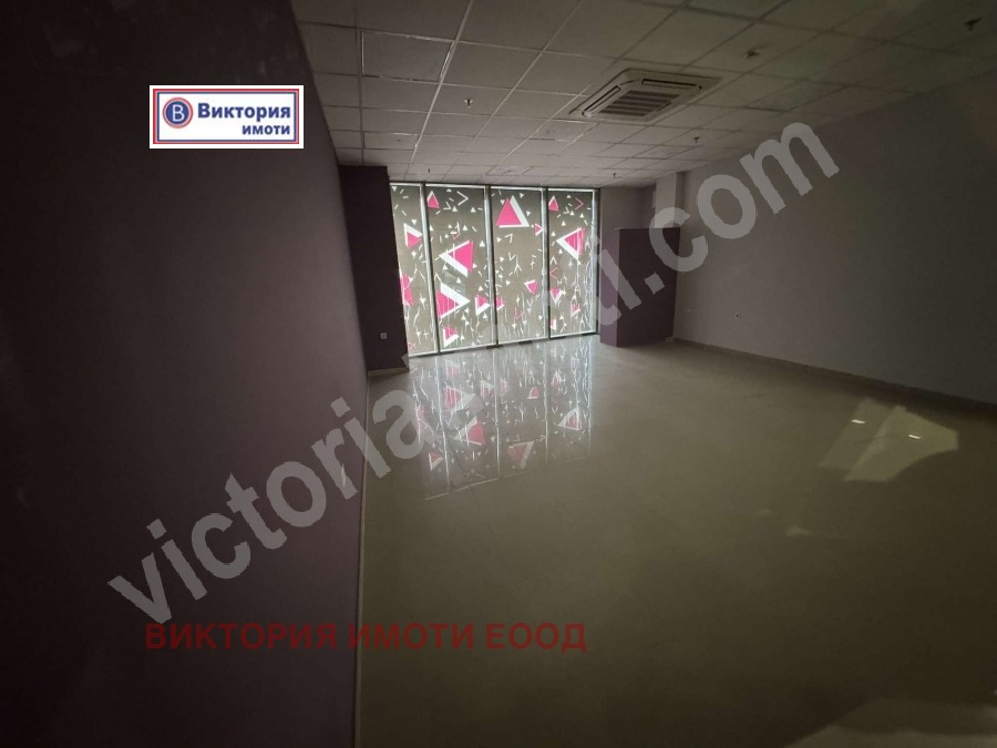 Продава МАГАЗИН, гр. Велико Търново, Център, снимка 2 - Магазини - 48662296