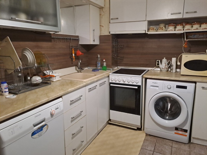 Продава  3-стаен град Русе , Здравец , 80 кв.м | 12005031 - изображение [2]