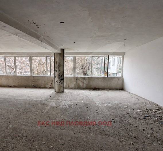 Продава ОФИС, гр. Пловдив, Кършияка, снимка 2 - Офиси - 54548562
