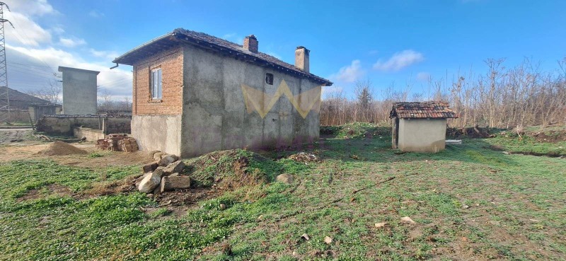 Продава КЪЩА, с. Градинарово, област Варна, снимка 2 - Къщи - 48602170