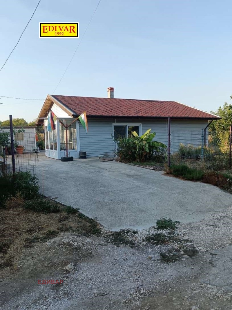 Продава КЪЩА, с. Хаджи Димитър, област Добрич, снимка 14 - Къщи - 52509461