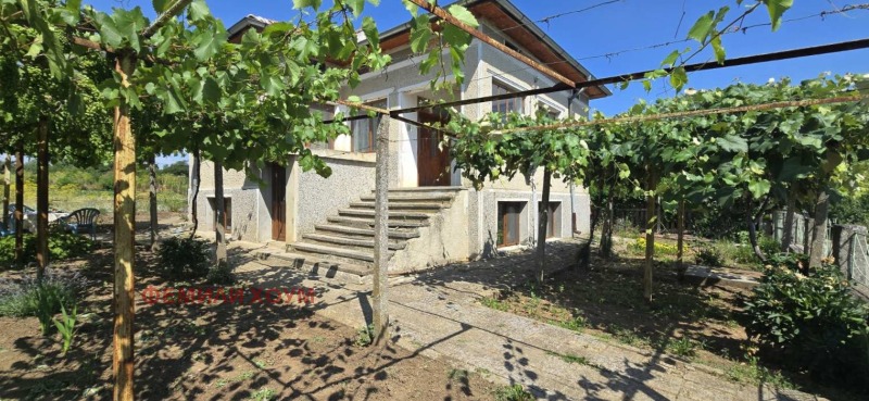 Продава КЪЩА, област Добрич, с. Стефаново • 69990 € / 136888.54 лв. • 73830679 1