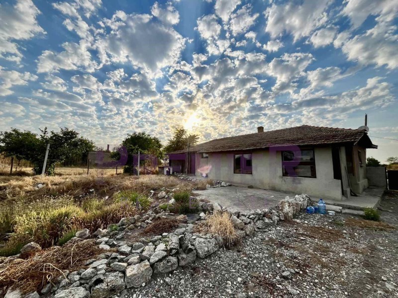 Продава КЪЩА, с. Змеево, област Добрич, снимка 15 - Къщи - 52824620