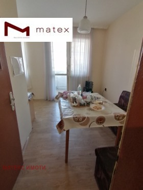 Продажба на четеристайни апартаменти в град Варна - изображение 9 