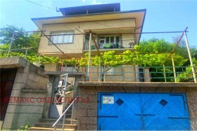 Продажба на етажи от къща в град Велико Търново — страница 4 - изображение 14 