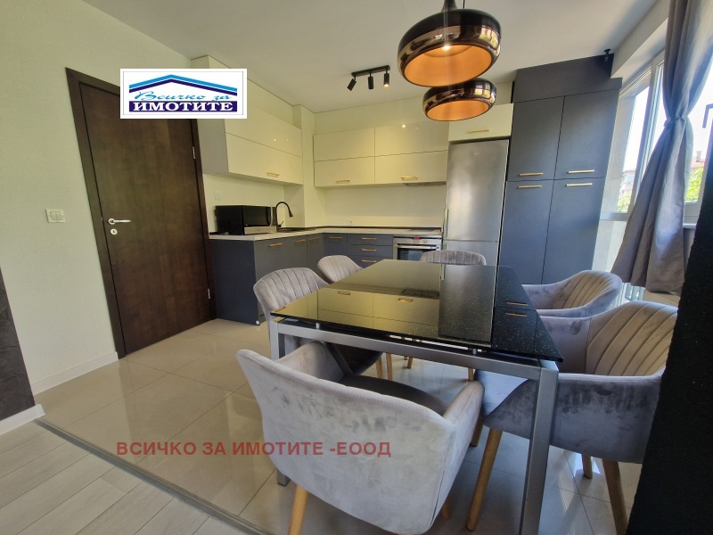 In vendita  3 camere da letto Ruse , Tsentar , 170 mq | 79670333