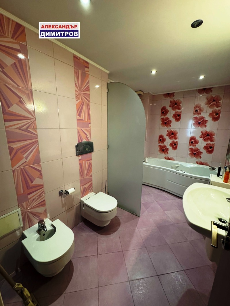 Продава КЪЩА, гр. Русе, Център, снимка 12 - Къщи - 51898755