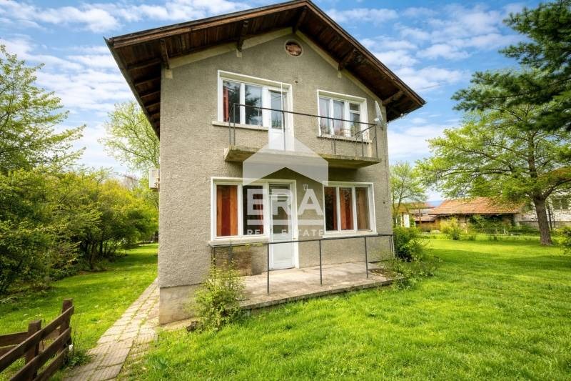 Продава КЪЩА, с. Опицвет, област София област