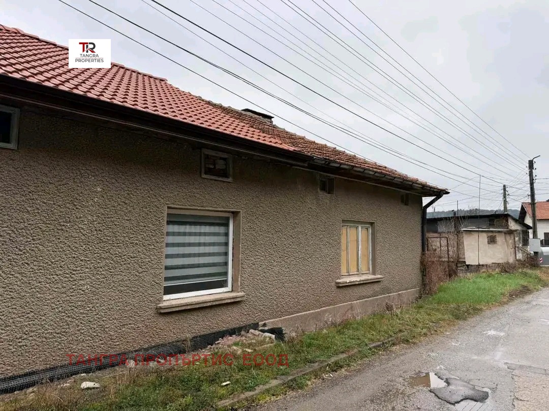 Продава КЪЩА, с. Студена, област Перник
