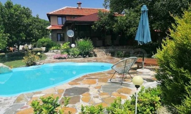 Продава  Хотел, област Хасково, с. Ефрем •  119 000 EUR • ID 10133433 — holmes.bg - [1] 