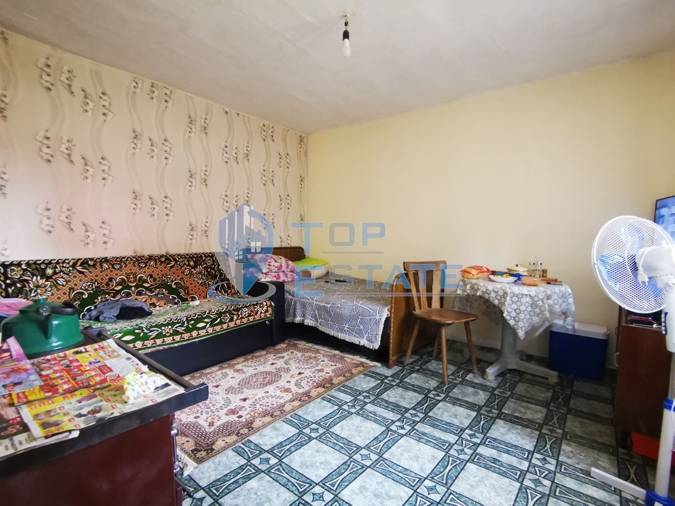 Продава КЪЩА, гр. Дебелец, област Велико Търново, снимка 2 - Къщи - 47712327