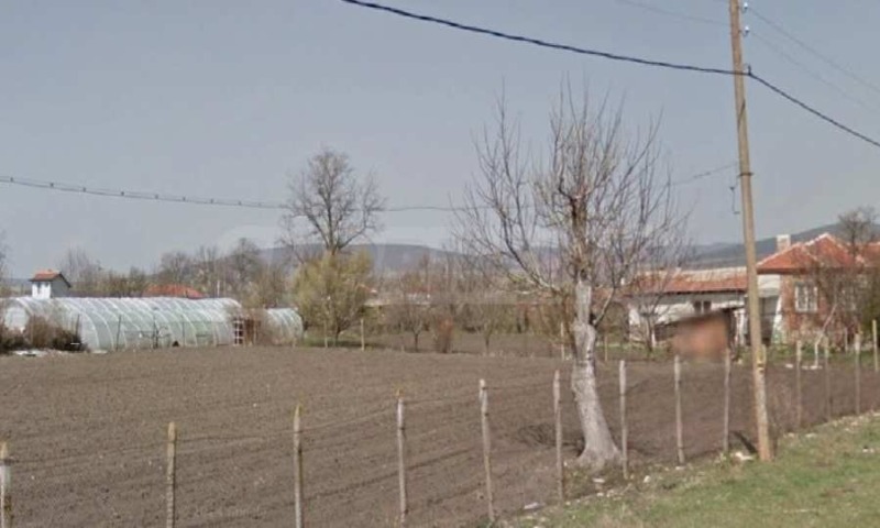 Продава ПАРЦЕЛ в област Бургас, гр. Карнобат - 960 кв.м / 14 400 € » 28 163.95 лв., СУПРИММО - БУРГАС