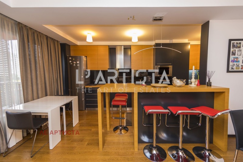 Продава 4-СТАЕН, 172 кв.м.610 000 €1 193 056.30 лв.град София, Гоце Делчев 14:51 на 03 Декември 2025