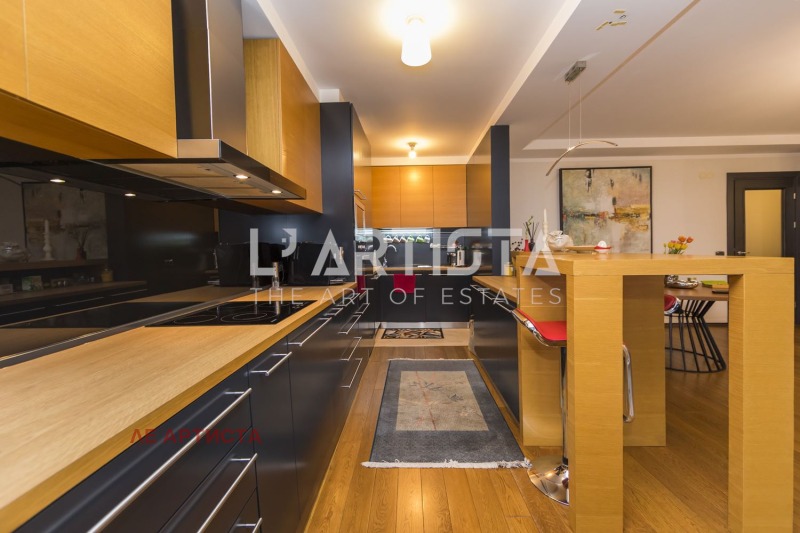 Продава 4-СТАЕН, гр. София, Гоце Делчев, снимка 2 - Апартаменти - 52638946