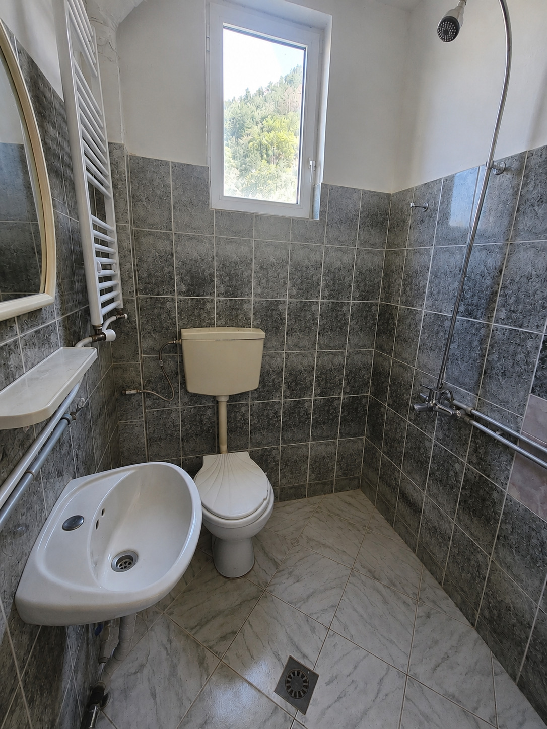 Продава ЕТАЖ ОТ КЪЩА, гр. Кюстендил, Център, снимка 9 - Етаж от къща - 55419700