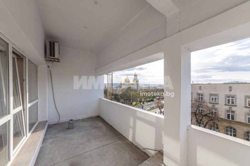 Продава МНОГОСТАЕН, гр. Варна, Център, снимка 9 - Апартаменти - 52491666