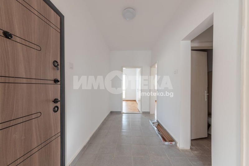 Продава МНОГОСТАЕН, гр. Варна, Център, снимка 16 - Апартаменти - 52491666