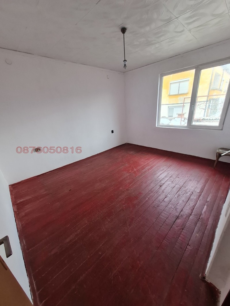 Продава ЕТАЖ ОТ КЪЩА, гр. Кюстендил, Център, снимка 9 - Етаж от къща - 52781090