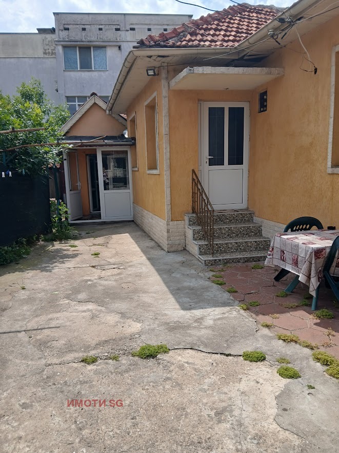 Te koop  Huis Ruse , Rodina 2 , 65 m² | 27166120
