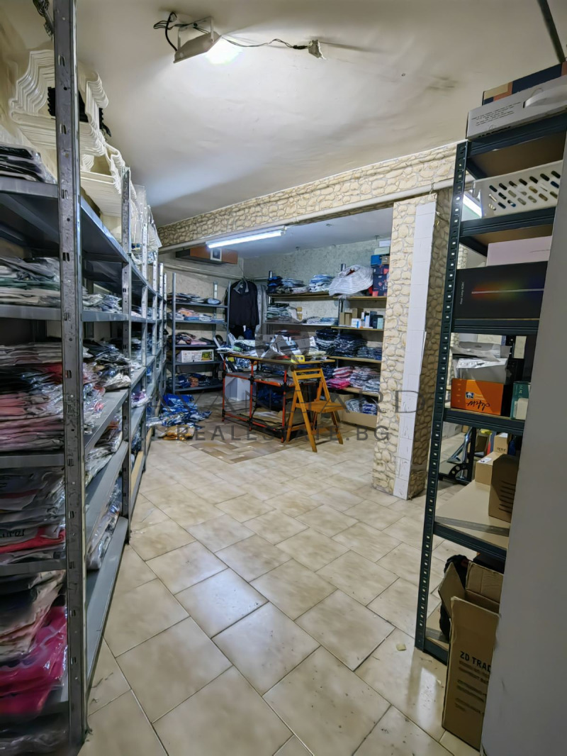 En venta  Comercio Plovdiv , Proslav , 208 metros cuadrados | 28807295 - imagen [4]