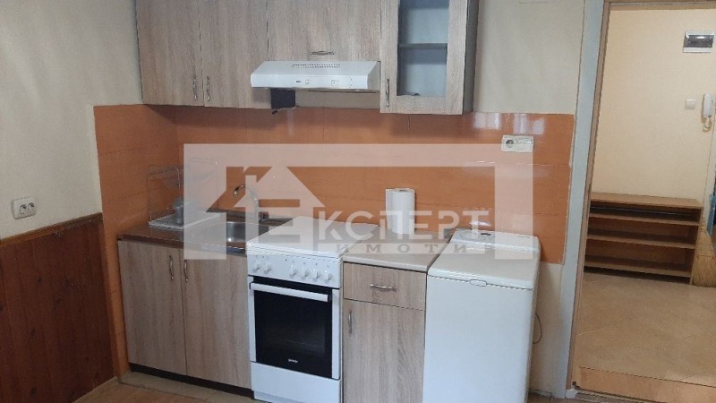 Продава ЕТАЖ ОТ КЪЩА, гр. Пловдив, Каменица 2, снимка 6 - Етаж от къща - 48598762