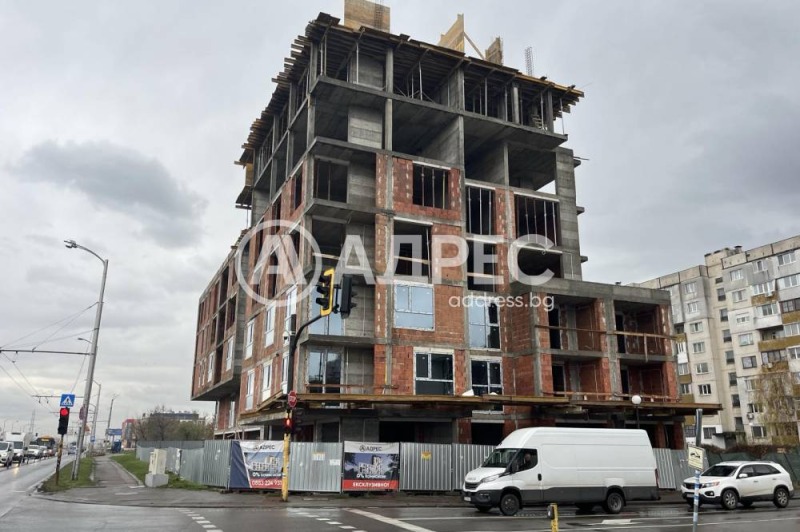 Продава МНОГОСТАЕН, гр. София, Левски В