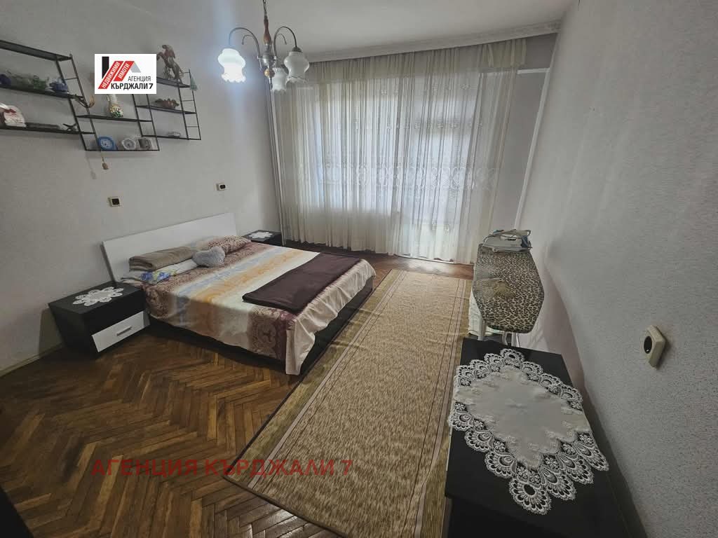 Продава МНОГОСТАЕН, гр. Кърджали, Възрожденци, снимка 10 - Апартаменти - 55004829
